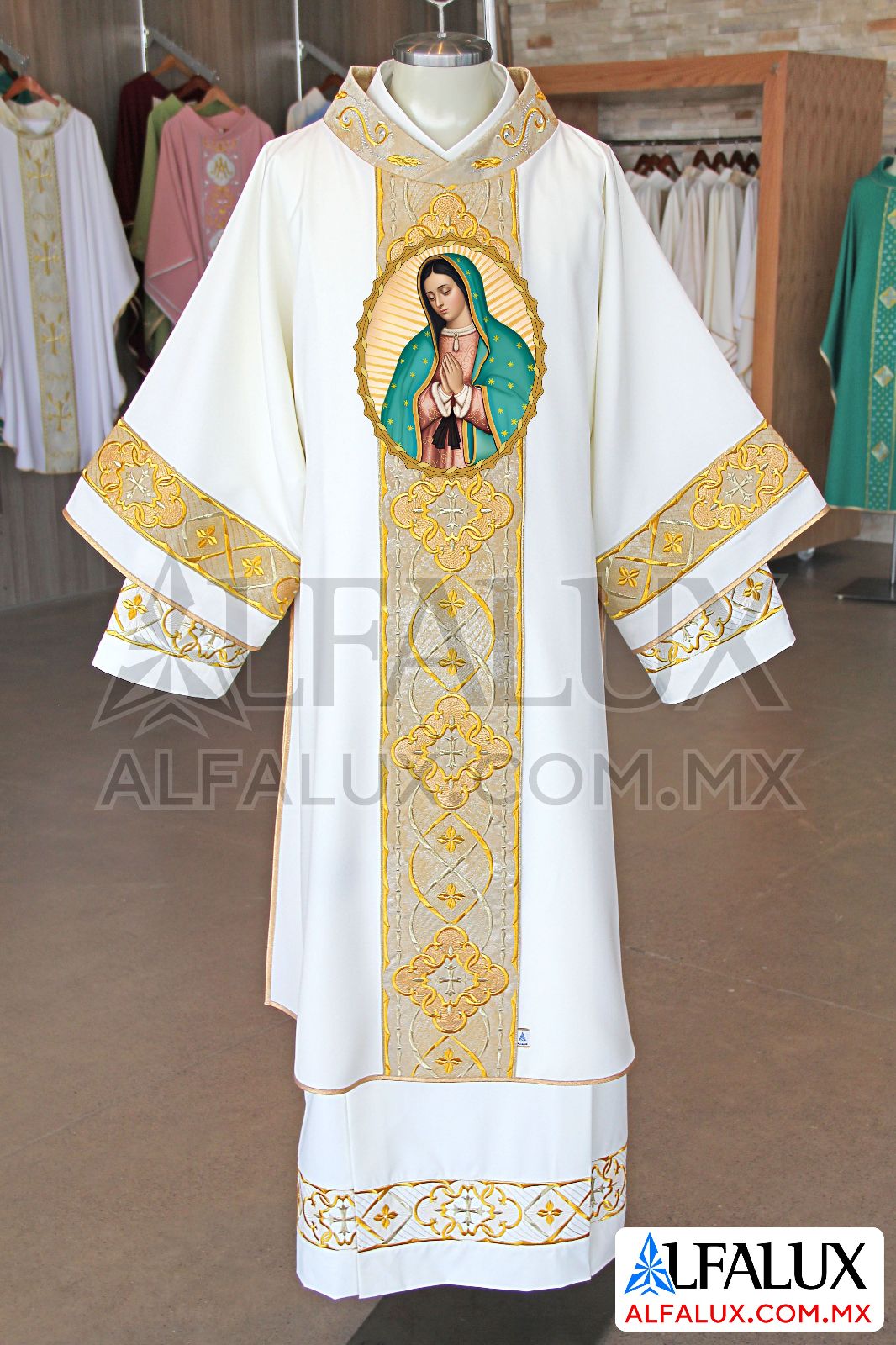 02 ROYAL Alfalux Dalmatica Perla Brocado Mangas ClloBord Medallon IMPRESO Virgen de Guadalupe SIMULA